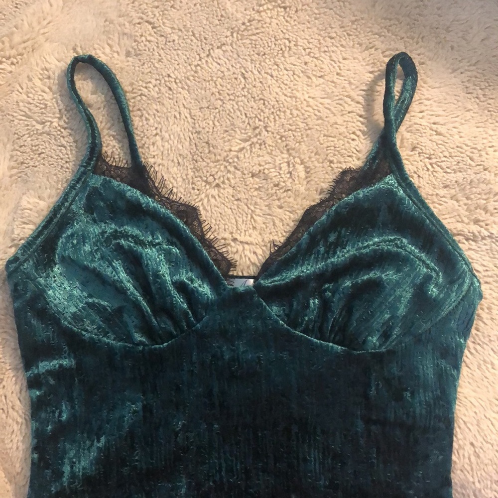 🎉4 for $20 A3 Design Green Velvet Bodysuit, size small - Picture 2 of 6